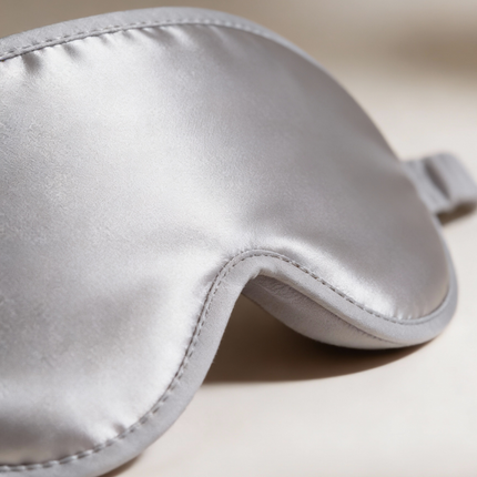 Antifaz de Viaje – Cloud Grey Edition